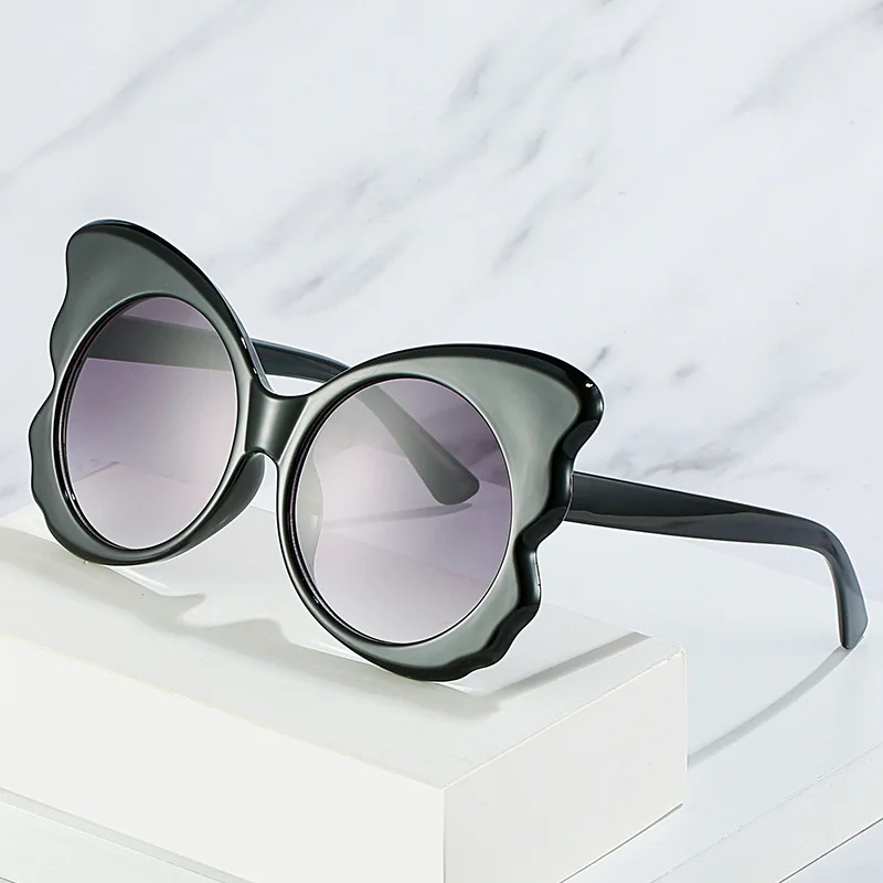 

LNFCXI 2021 Retro Fashion Butterfly Sunglasses Women Men Modern Big Frame Punk Trend Personality Sunglasses Lentes De Sol Mujer