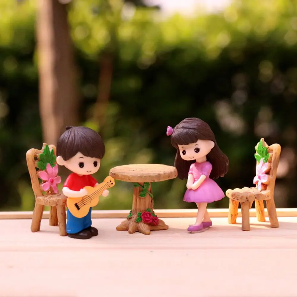 

2pcs/set Miniature Ornaments Boy Girl Guitar Sweety Lovers Couple Figurines Craft Resin Wedding Dolls Accessories Home Decor