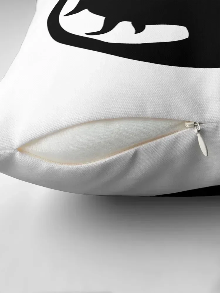 Декоративная подушка с вышивкой Mortal