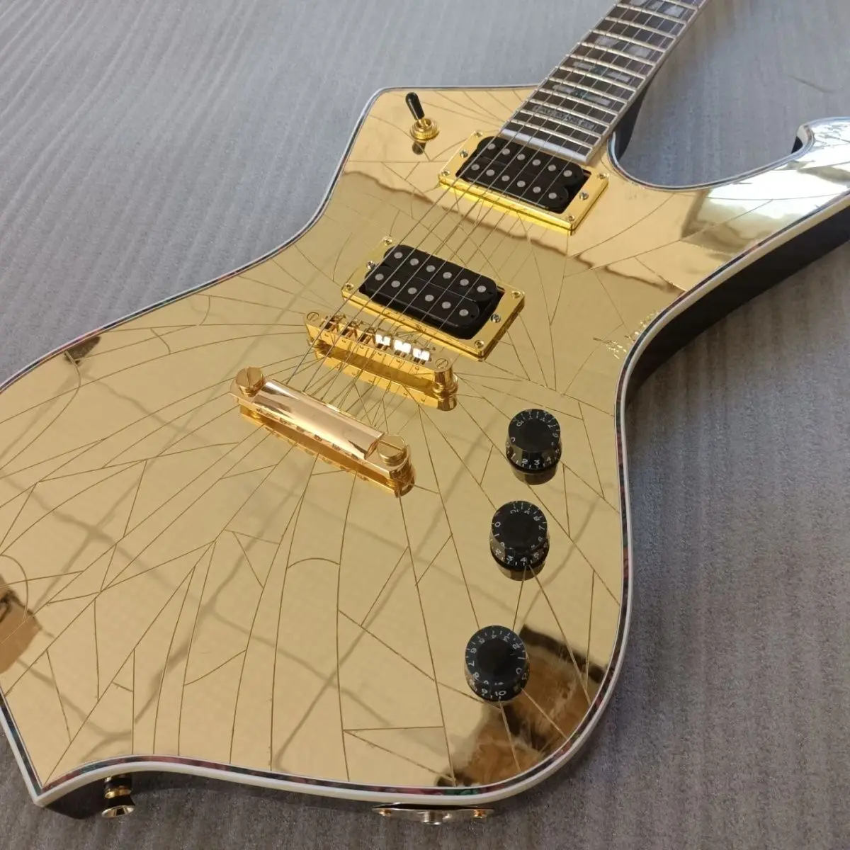 

Hot Sale Factory Customized Mirror Electric Guitar with High Quality