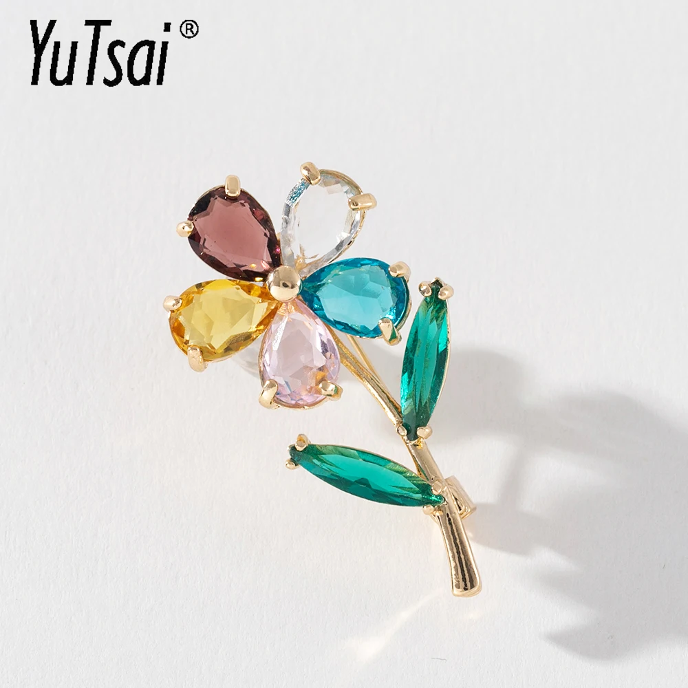

YUTSAI Fashion Multicolor Acrylic Petal Flower Brooch Elegant College Style Fresh Plant Alloy Brooch for Women Jewelry YT1074