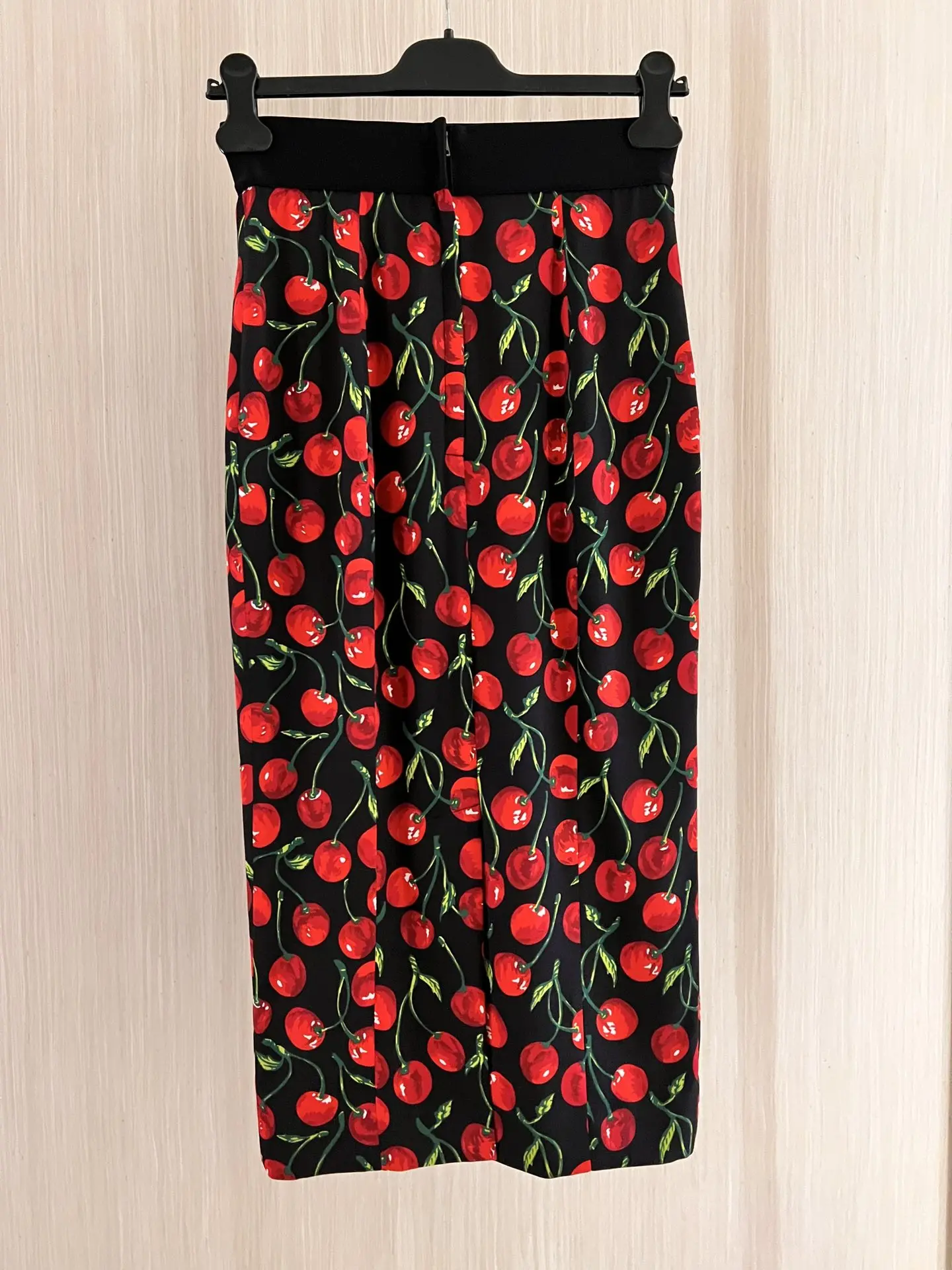 Рисунок 3 - Женская юбка с леопардовым принтом