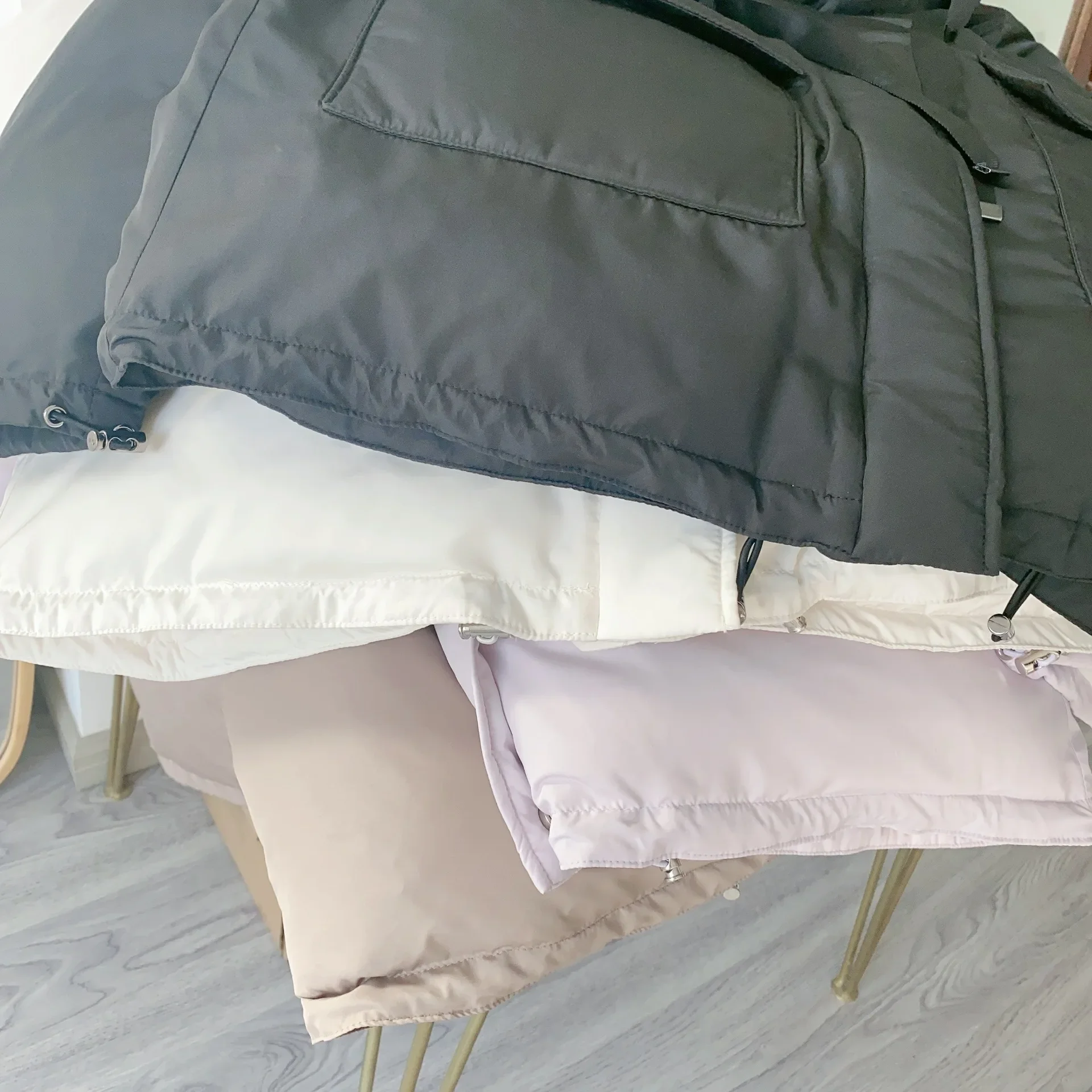 Куртка-пуховик Kuzuwata женская с капюшоном однотонная однобортная парка длинным