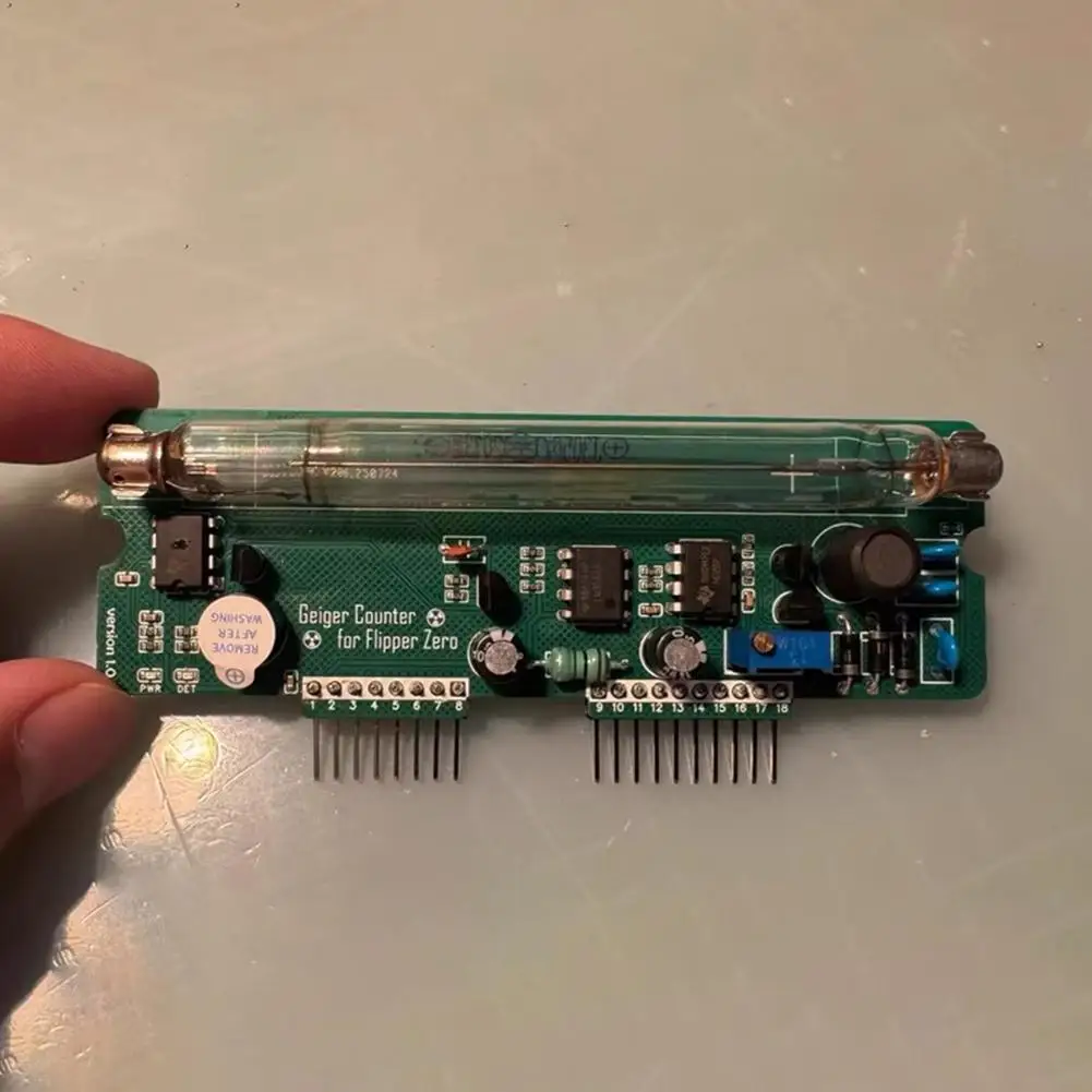 

Модуль счетчика Гейгера для Flipper Zero