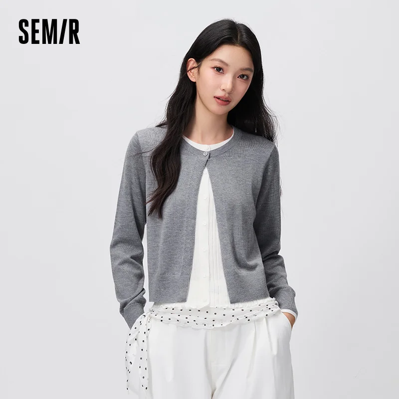 Фото Женский кардиган Semir, короткий, с контрастными вставками, имитация двухслойности, с рюшами, мягкий, повседневный, осенний трикотаж, на каждый день, 2026 №2