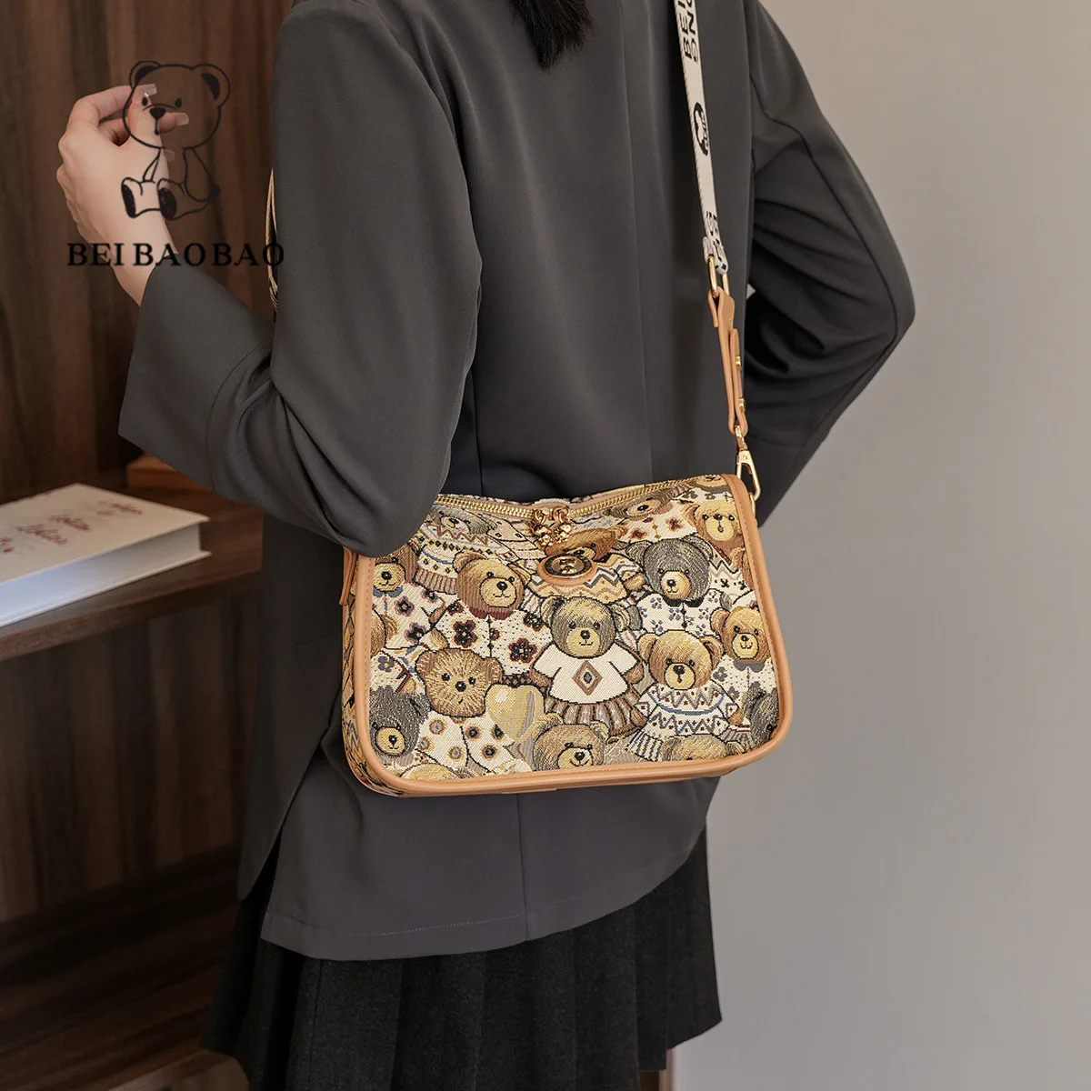 Новинка 2024 сумка на одно плечо уникальная модная через контрастных цветов с