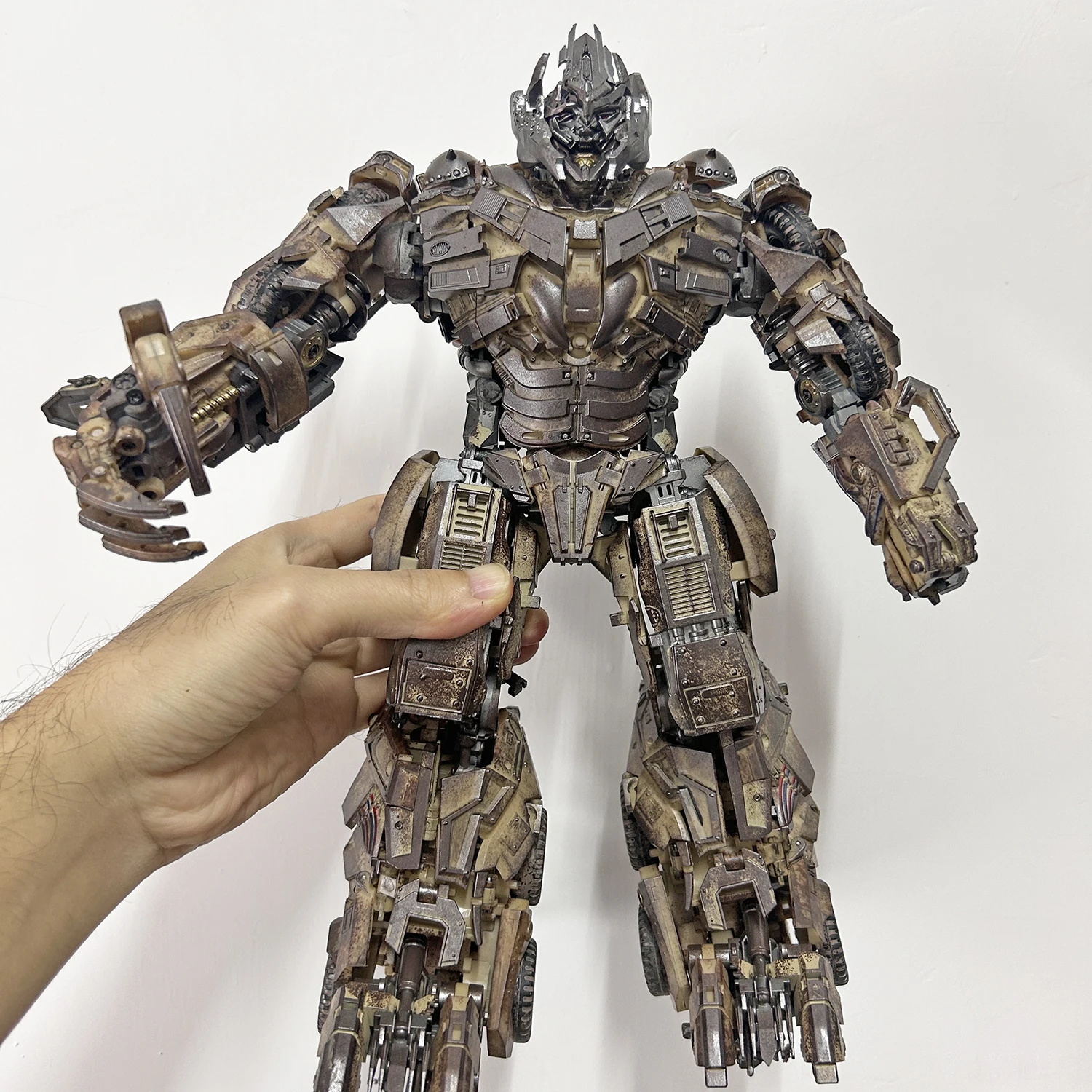 Фигурка трансформера UT Transformation R-05 33 см