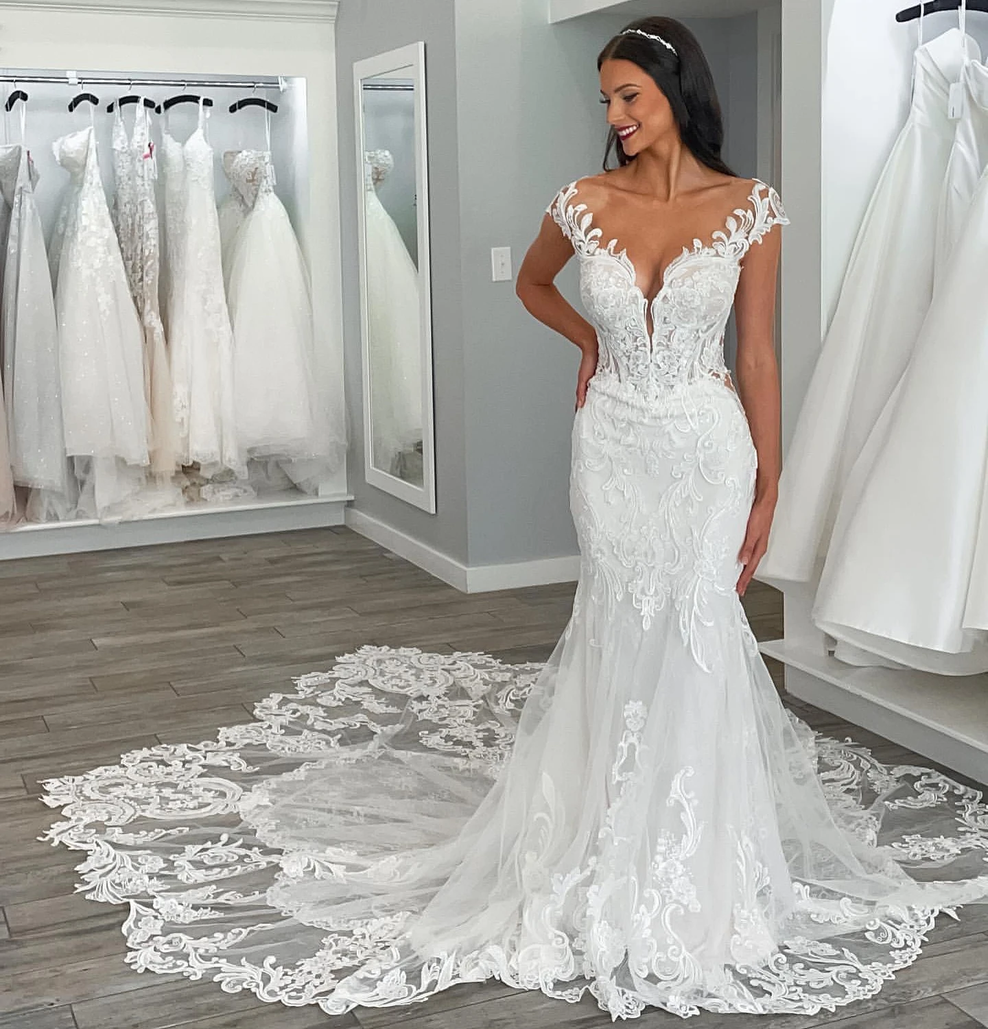 

Vintage Mermaid Wedding Dresses for Bride Sexy Sheer Neck Sleeveless Bridal Gowns Lace Appliqued Backless Robes de Mariee