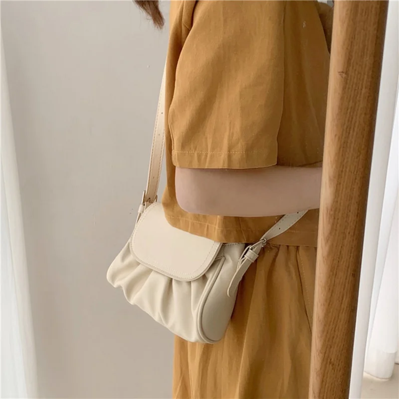2023 New Fashion Style Pleated Underarm Bag High Quality Small Bag Niche Shoulder Messenger Bag for Women