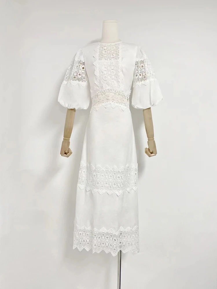 Женское ажурное платье TWOTWINSTYLE белое однотонное Свободное с круглым вырезом