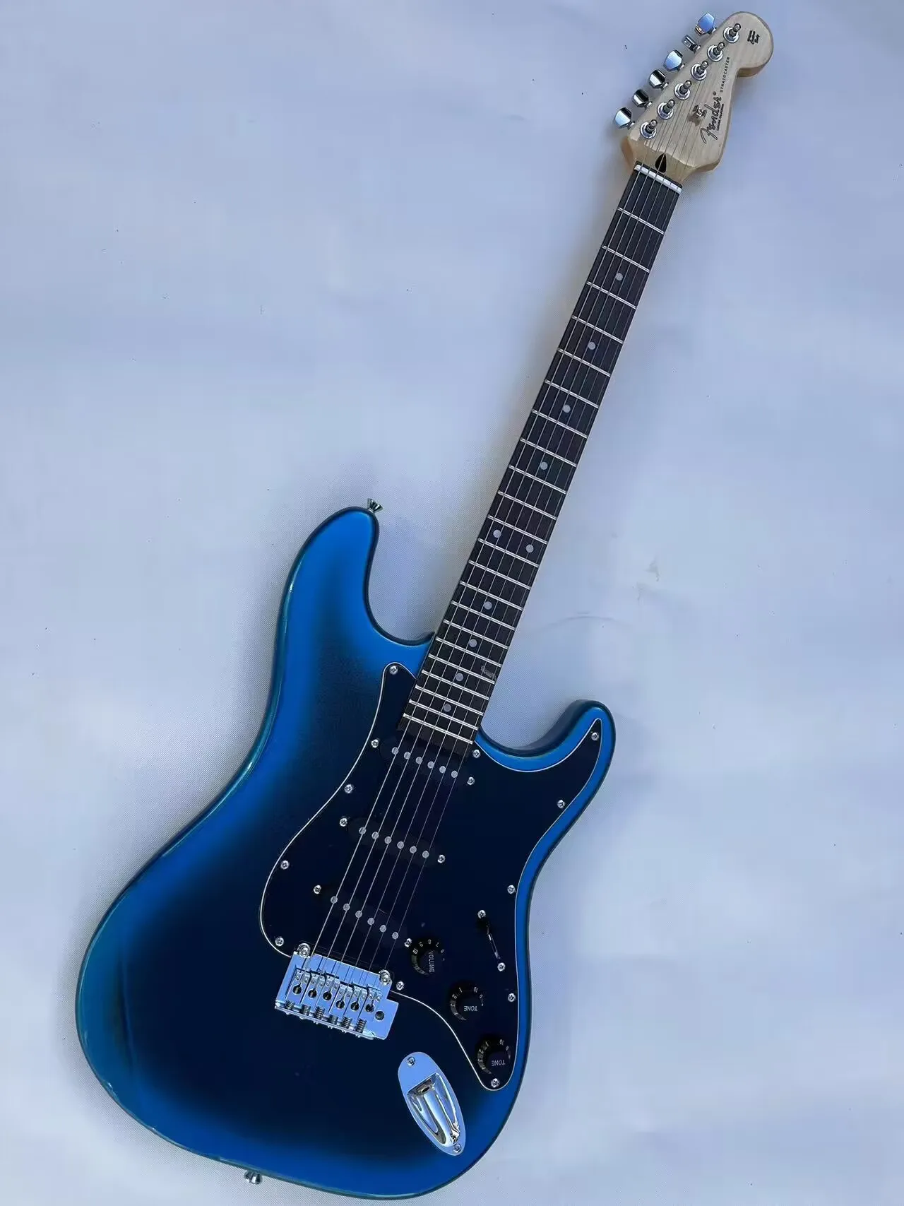 

Send in 3 days stratocaste-r custom body 6 string Red Electric Guitar in stock MJUQSCJ