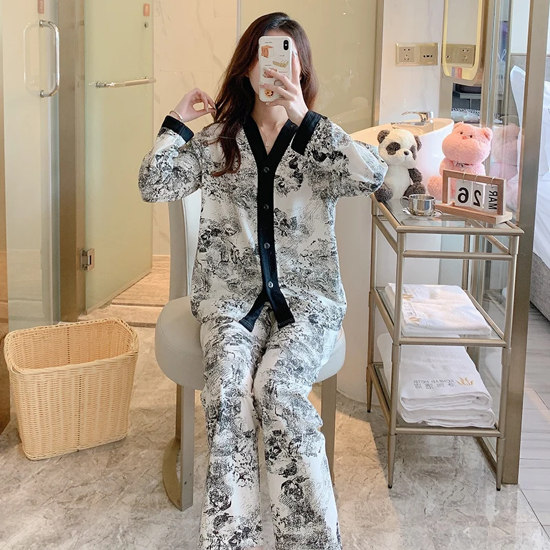 Autumn new women's pajamas milk silk pit strip cartoon cardigan V-neck long-sleeved pajamas women's home clothes 2-piece set