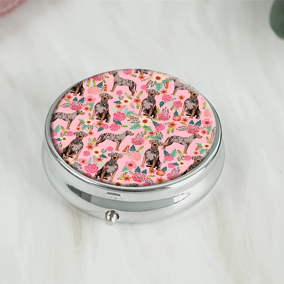 wa lampart pies w stylu vintage kwiaty okrągłe pudełko na pigułki przenośne do przechowywania leków gospodarstwie domowym apteczka z 3 siatkami