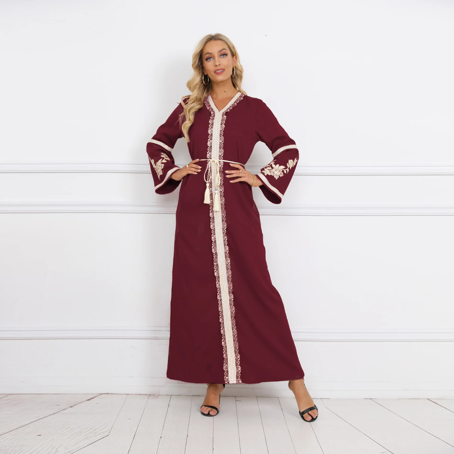 "Женское платье с аппликацией, элегантное мусульманское платье в арабском стиле, однотонное платье на шнуровке, 2022"