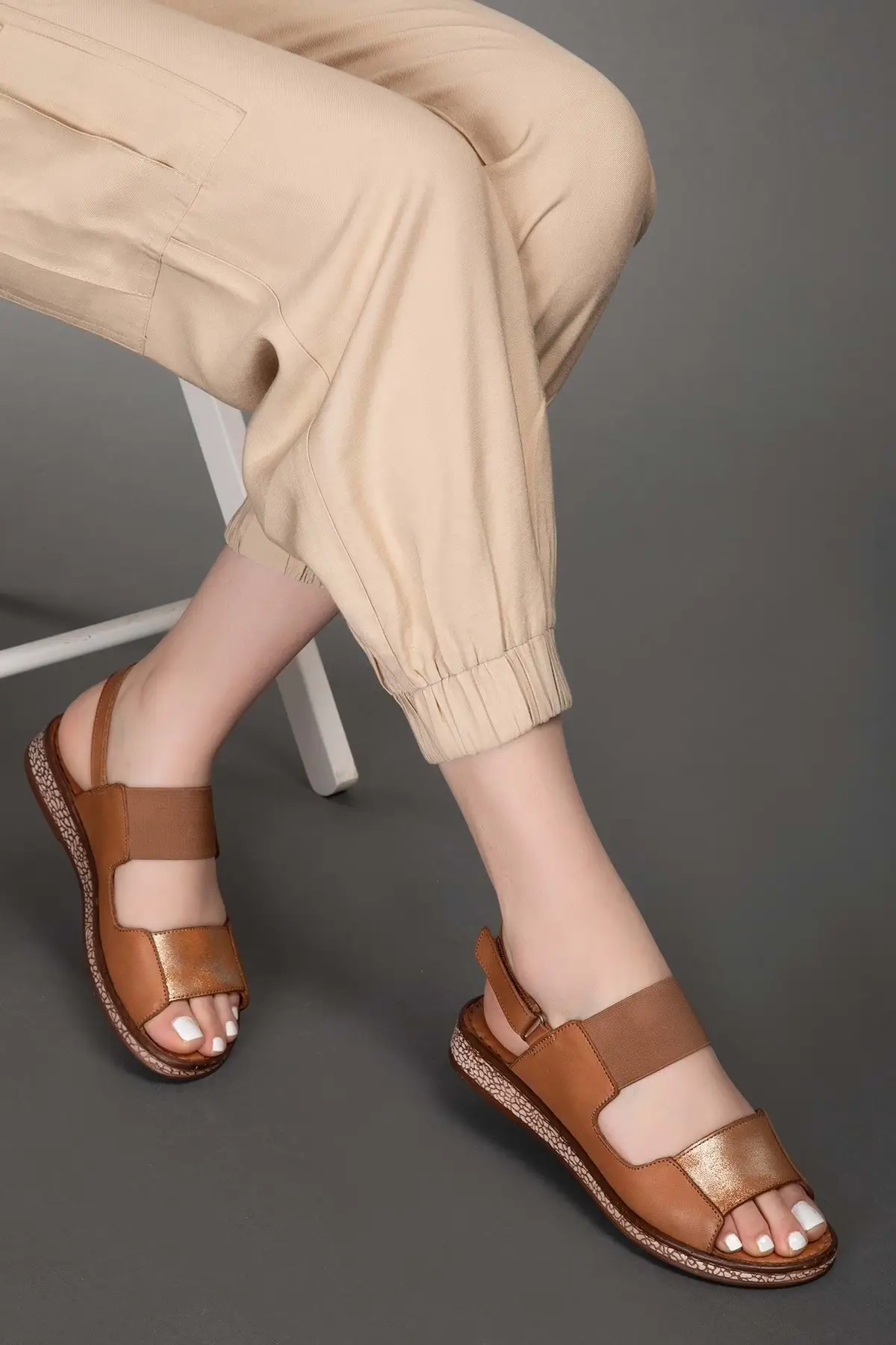 

Сандалии женские из натуральной кожи на анатомической подошве Iz.1000-36