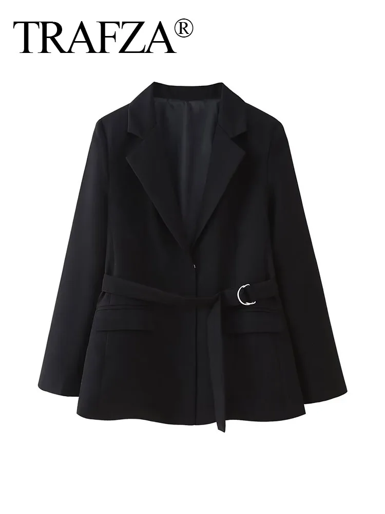 Женское осеннее пальто с отложным воротником и поясом карманами