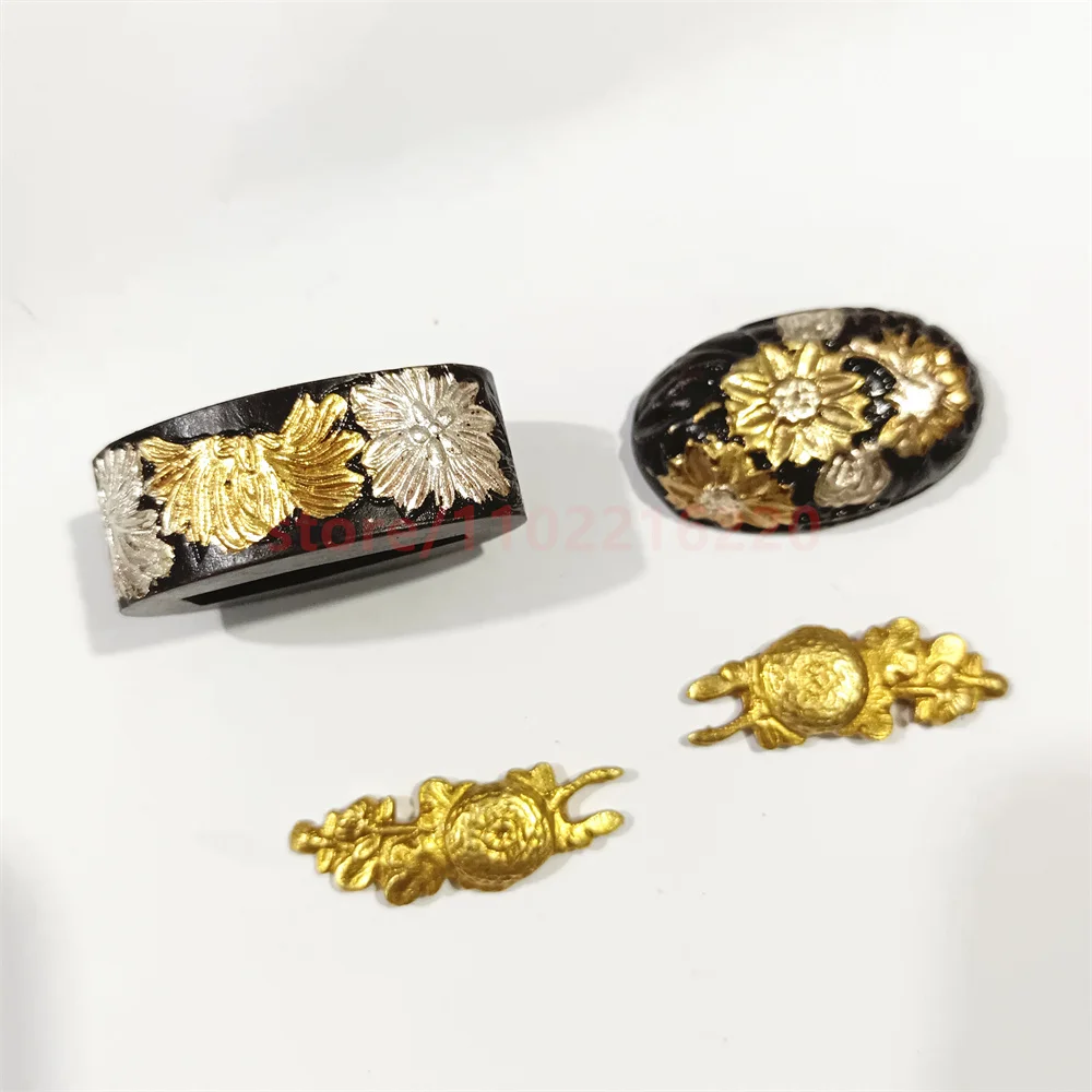 Замечательная латунная поручня Tsuba золото посеребрение Fuchi Kashira Menuki для японского