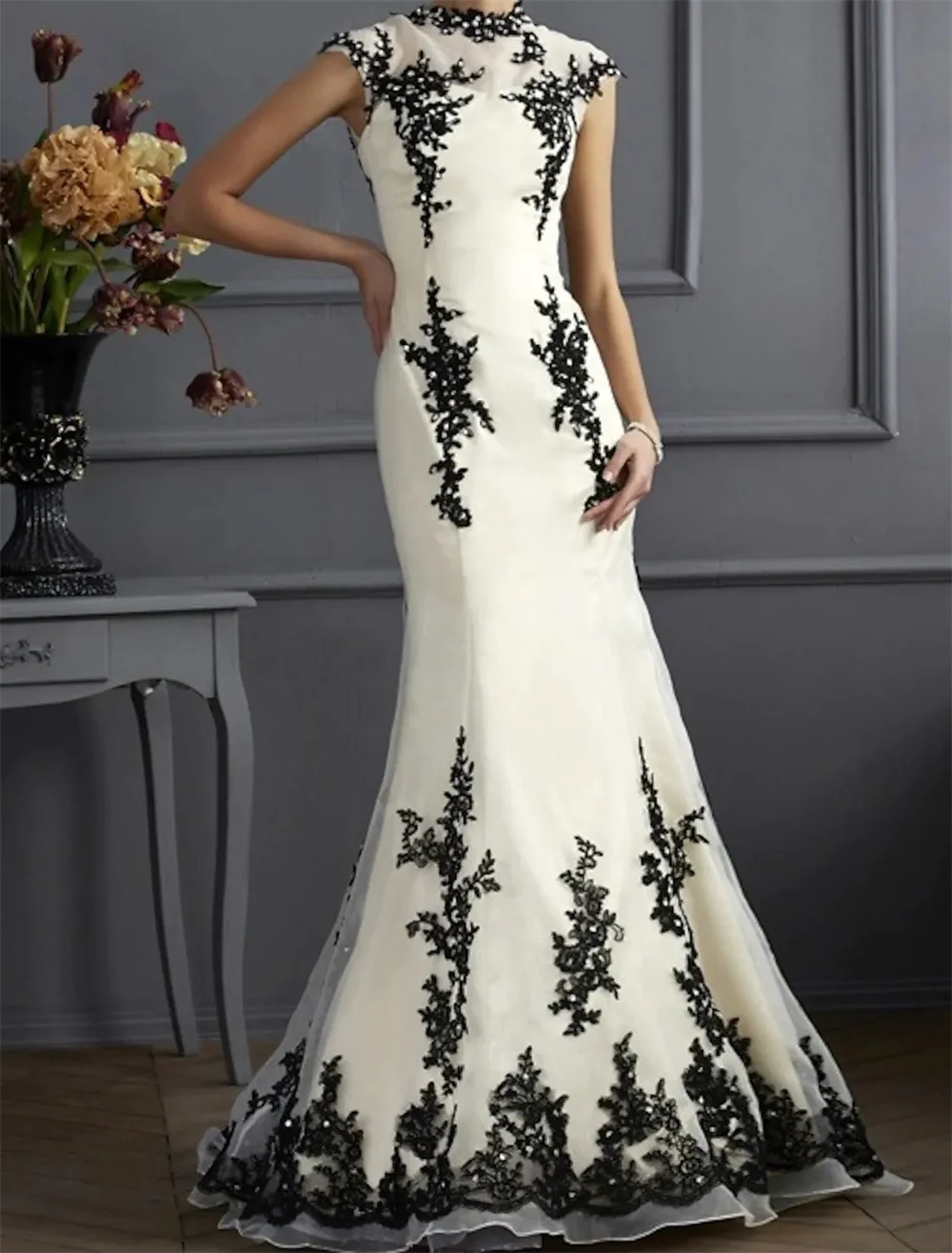 

Elegant Mother of the Bride Dress High Neck Train Lace Satin Tulle Short Sleeve with Appliques robe de soirée de mariage