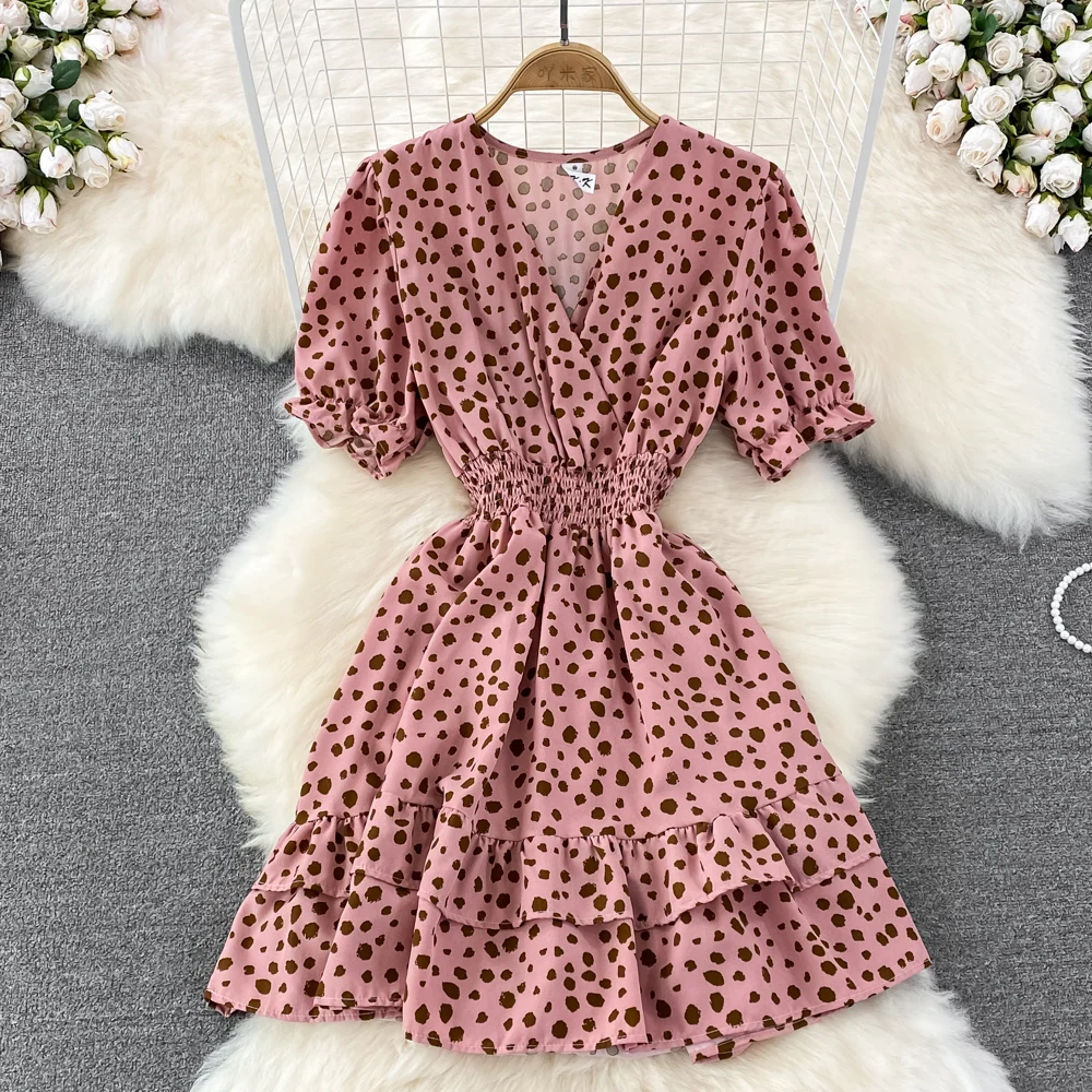 

Hepburn Wind French Sweet First Love Skirt Small Waist Thin Temperament V-neck Bubble Sleeve Leopard Print Dress