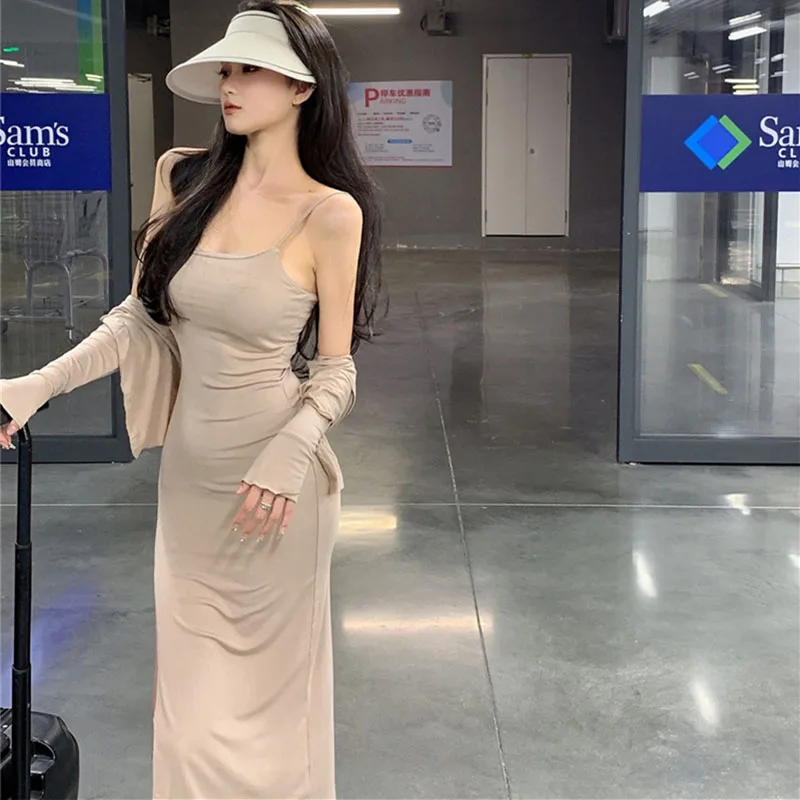 Женский комплект из двух предметов: сексуальное платье с разрезом, плотное и стройное, французская мода, пляжное платье и кардиган с длинными рукавами.