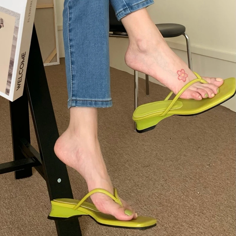 

2022 Summer Women Flip Flops Slippers Square Toe Beach Fashion Slides Open Toe Solid Elegant Shoes Zapatos De Mujer Plus Size