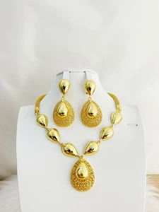 Gold Colour Plated Necklace Earring Set Beautiful Fashion Trend Sweet Romantic Party Wedding