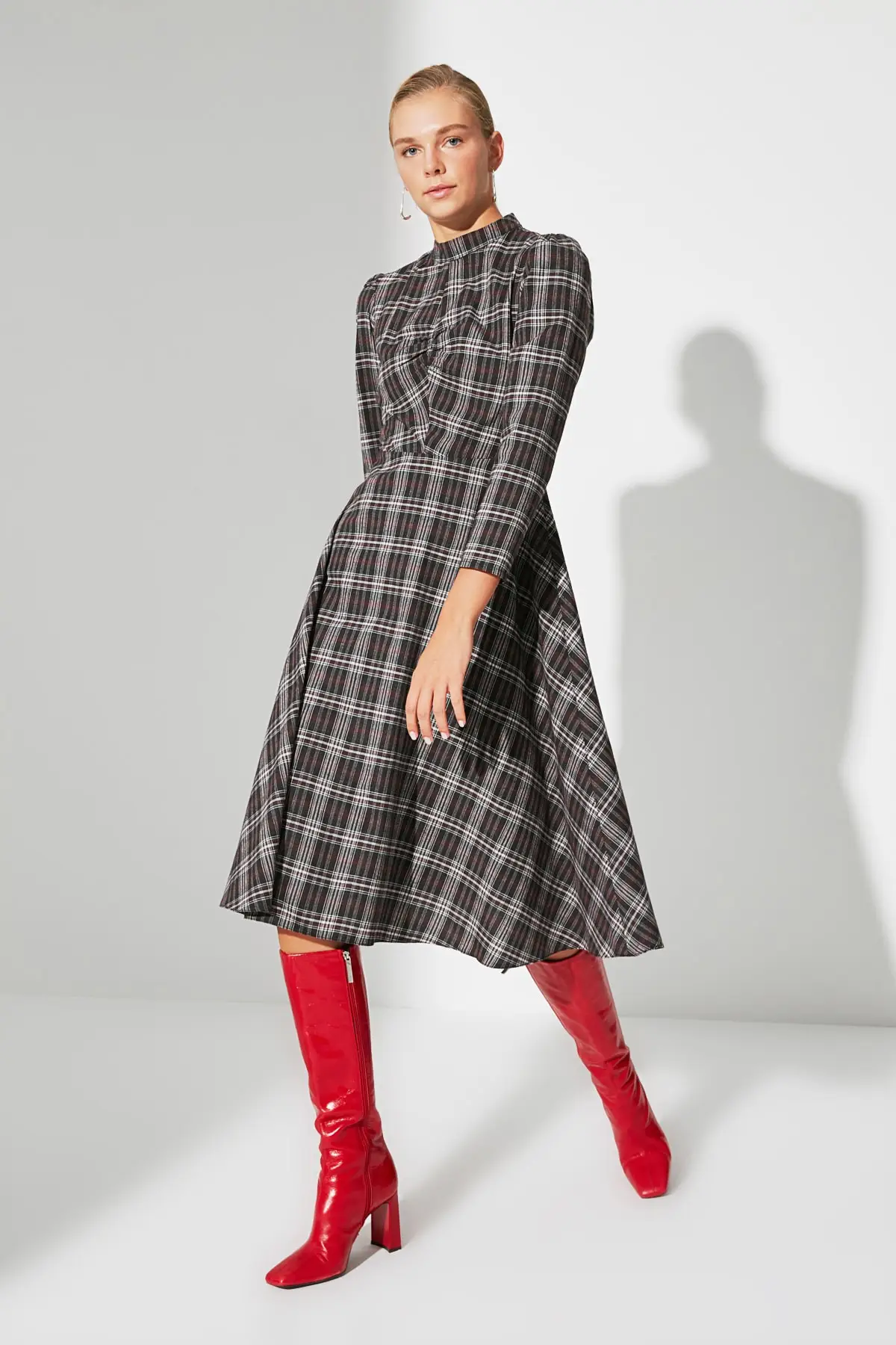 

Trendyol Plaid Sheer Neckline Dress TWOAW22EL0390