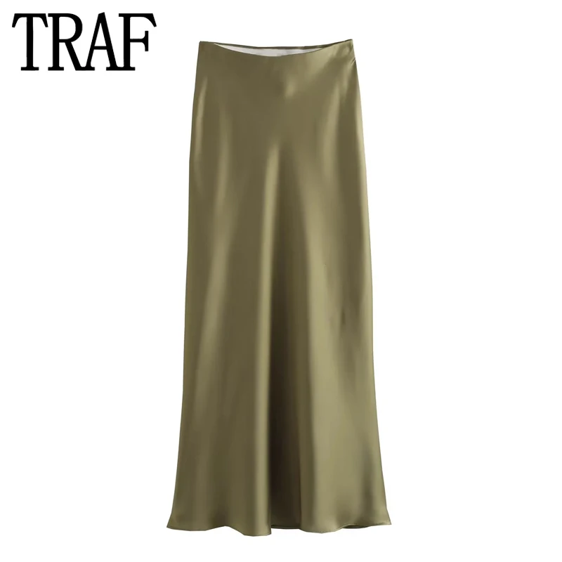 Юбка-миди атласная с завышенной талией на осень