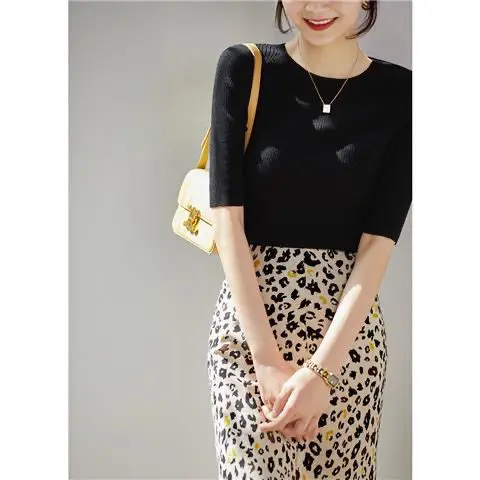 Женская Летняя трикотажная футболка из вискозы с круглым вырезом тонкий свитер