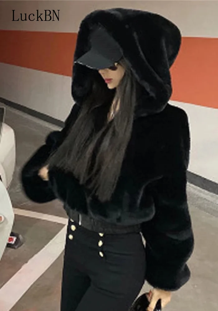 

Новая зимняя Толстая теплая короткая парка, женское пикантное короткое пальто из искусственного меха, женские роскошные свободные куртки с...