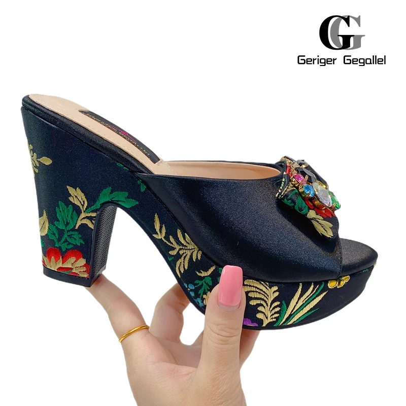 2023 Top Designer Wedding Women Shoes Artificial Embroidery African Fashion Party Diamond Gemstone Sandals Summer