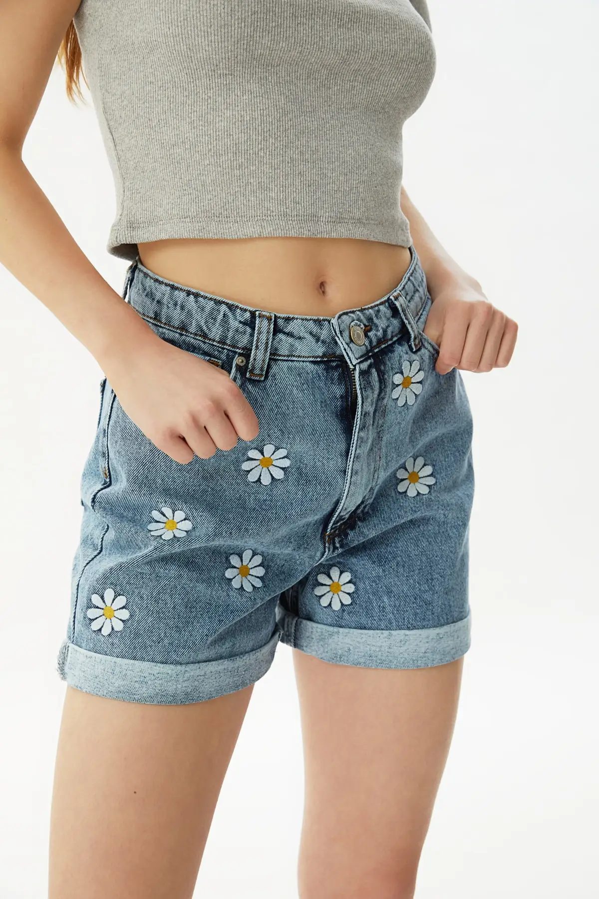 Джинсовые шорты с цветочным узором и вышивкой TWOSS21SR0348 |