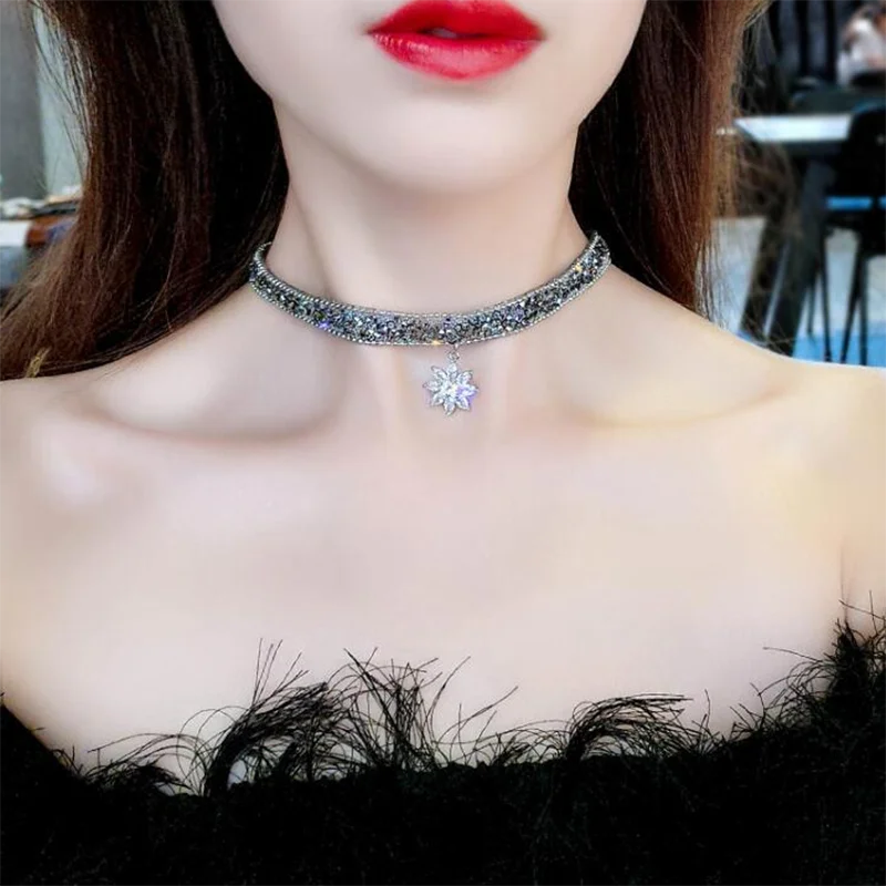 

Crystal Flower Necklace Pendant Glitter Adjustable Chain Women Chic Punk Choker Clavicle Chain Party Wear Jewelry