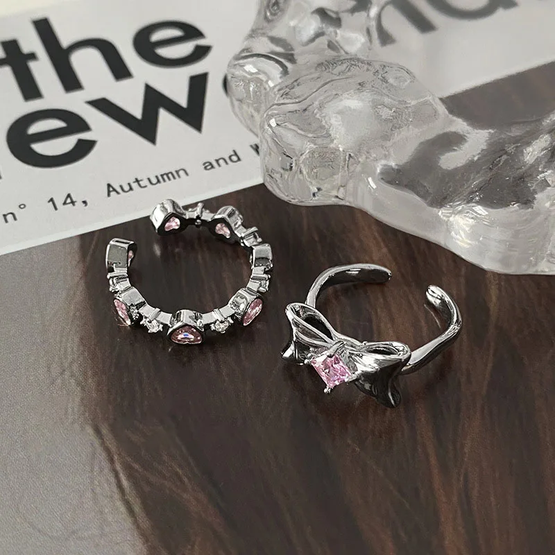 Женское кольцо в виде сердца с розовым Цирконом