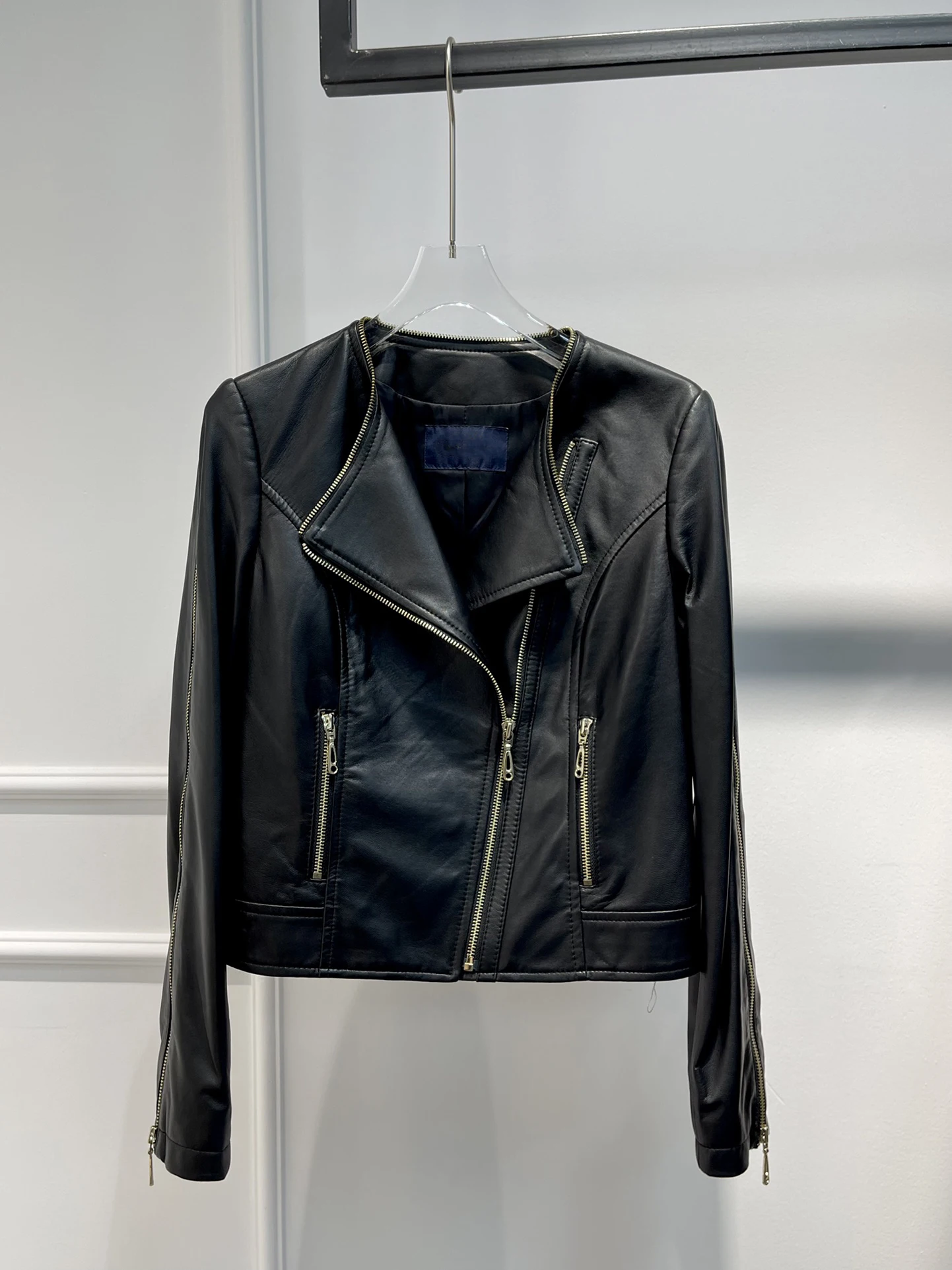 

Women Sheepskin Moto Black Basic Leather Jacket 2022 New Arrivals Long Sleeve Zipper Design High Quality All-match Coat