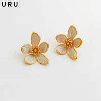 trendy jewelry s925 needle white flower earrings popular style high quality brass golden color stud earrings for women female
