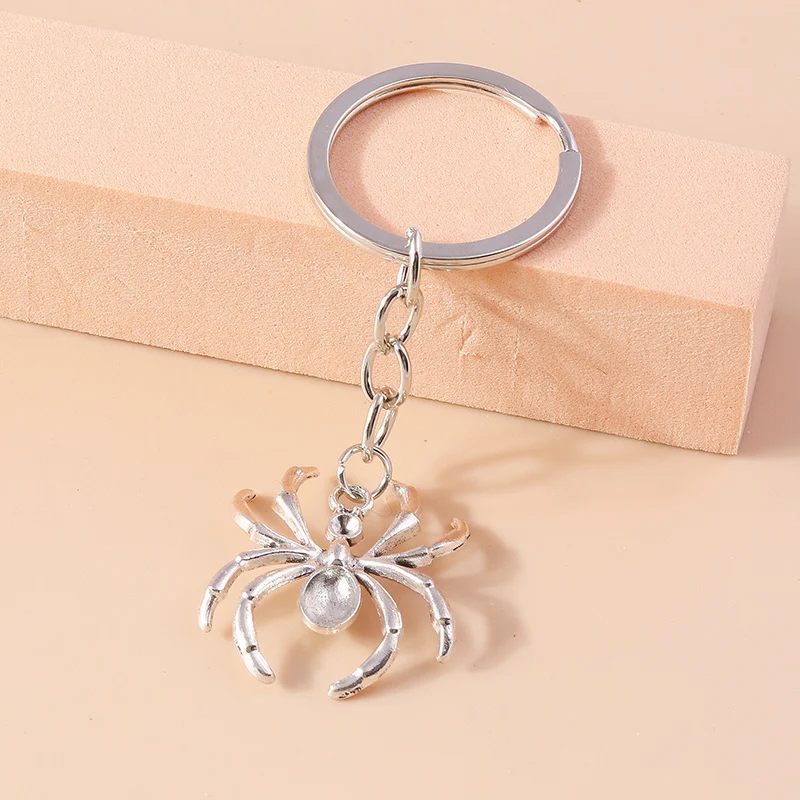 

Cute Spider Keychians Alloy Animal Charms Keyrings Souvenir Gifts for Women Men Car Key Handbag Pendants Key Chains Accessories