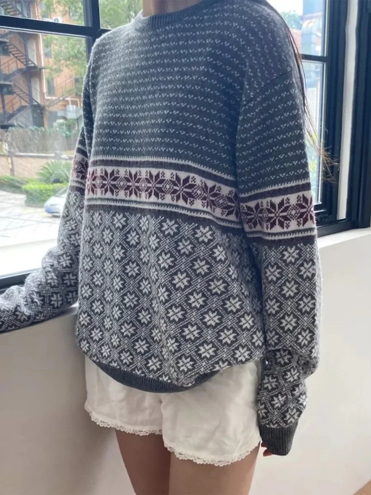 Винтажный вязаный свитер со снежинками для женщин осень 2024 универсальный узкий