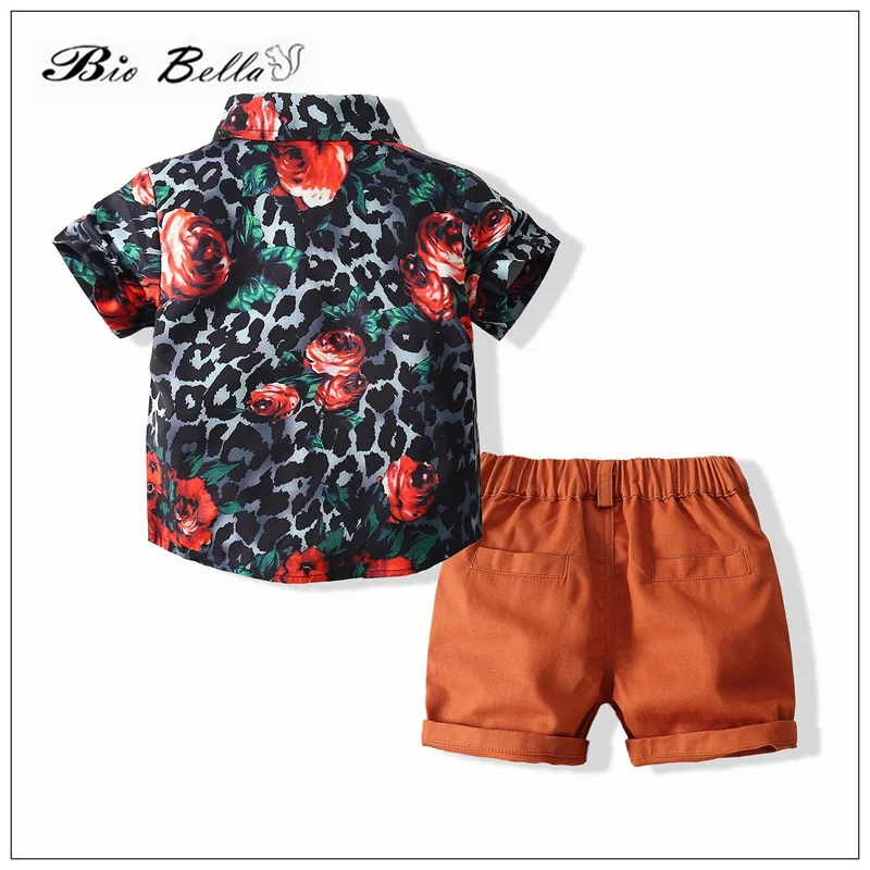 

Детская летняя одежда для мальчиков, модный джентльменский костюм для маленьких детей, летняя одежда 2022, Мультяшные пляжные наряды для маль...