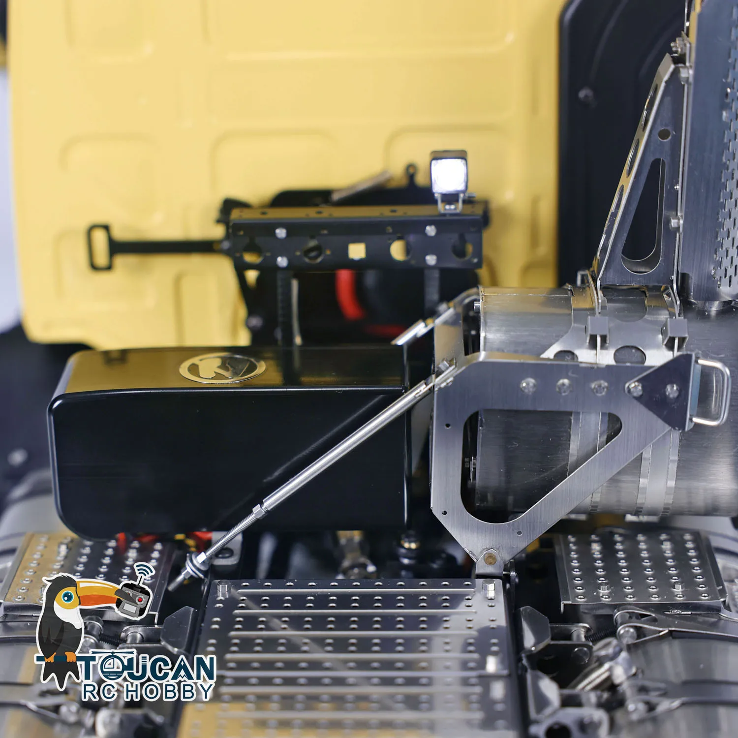 Акция LESU RC 1/14 Тракторный грузовик с низкой крышей 6x6 полным приводом RTR