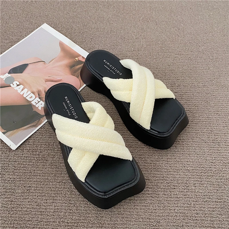 Muffin Thick-soled Slippers Women's Summer 2022 New Soft Leather Open-toe Cross-word Beach Women's Sandals and Slippers
