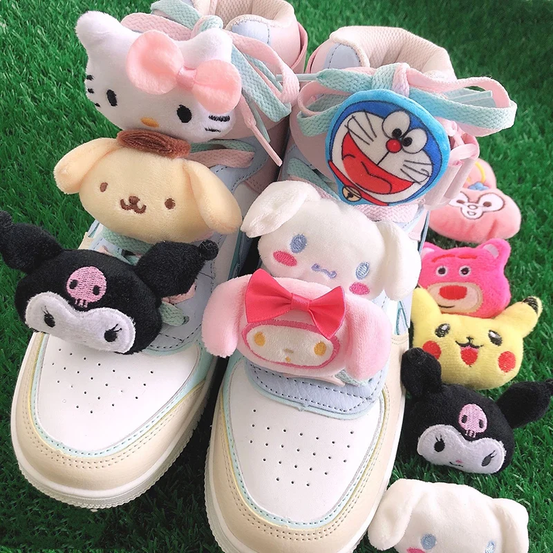 

Милые шнурки Sanrio, аксессуары, трехмерная кукла, украшение «сделай сам», плюшевый мультяшный Kitty Kuromi, украшение для обуви, Цветочная пряжка