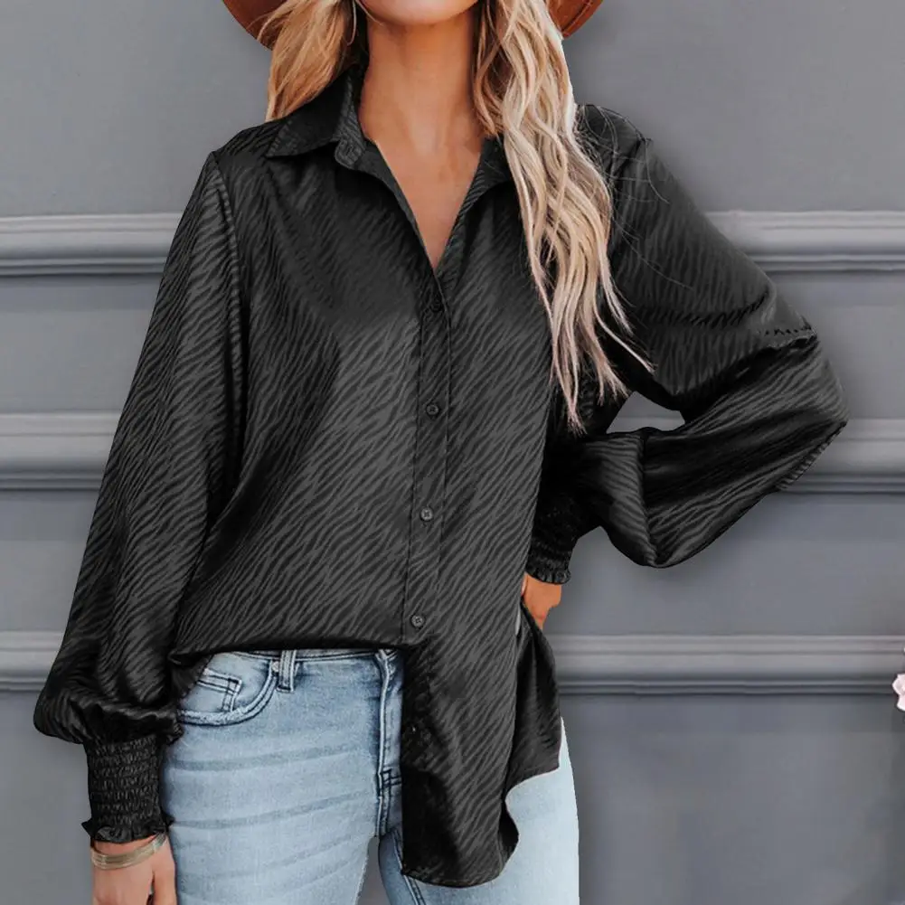 

Рубашка Женская атласная на пуговицах с отложным воротником и длинными рукавами-фонариками