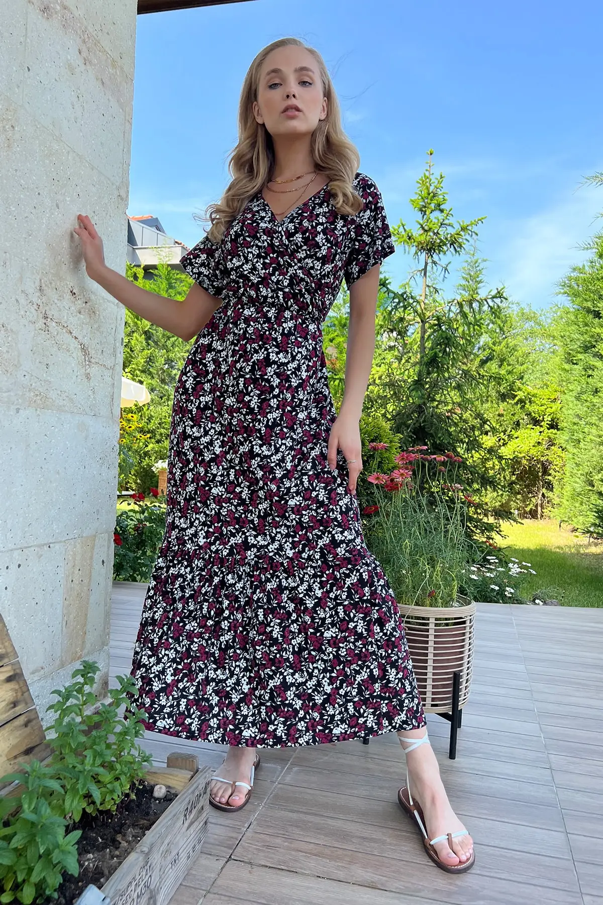 

Women's Black Burgundy Floral Patterned Double Breasted Max Size Dress ALC-X4373 Floral Basic Cool Comfort Short Sleeve Weave Regular