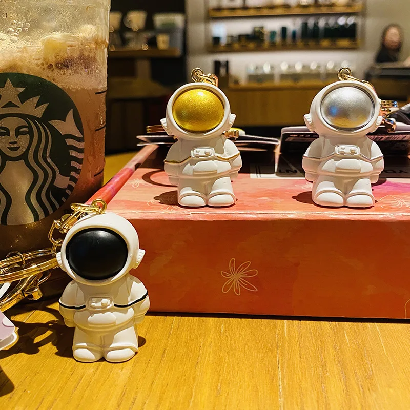 

Брелок для ключей с астронавтом, подвеска для рюкзака, изящный брелок, модный брелок для ключей от машины, милый школьный портфель, украшени...