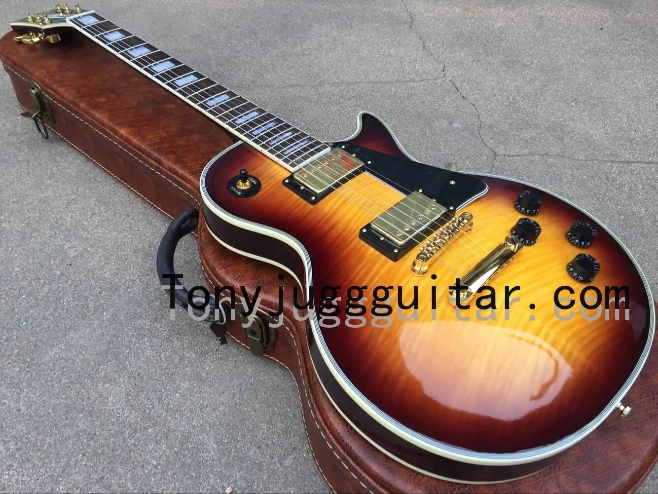 

Custom 1959 Flame Maple Top Vintage Sunburst Electric Guitar 5 Ply Body binding Rosewood Fingerboard Trapezoid