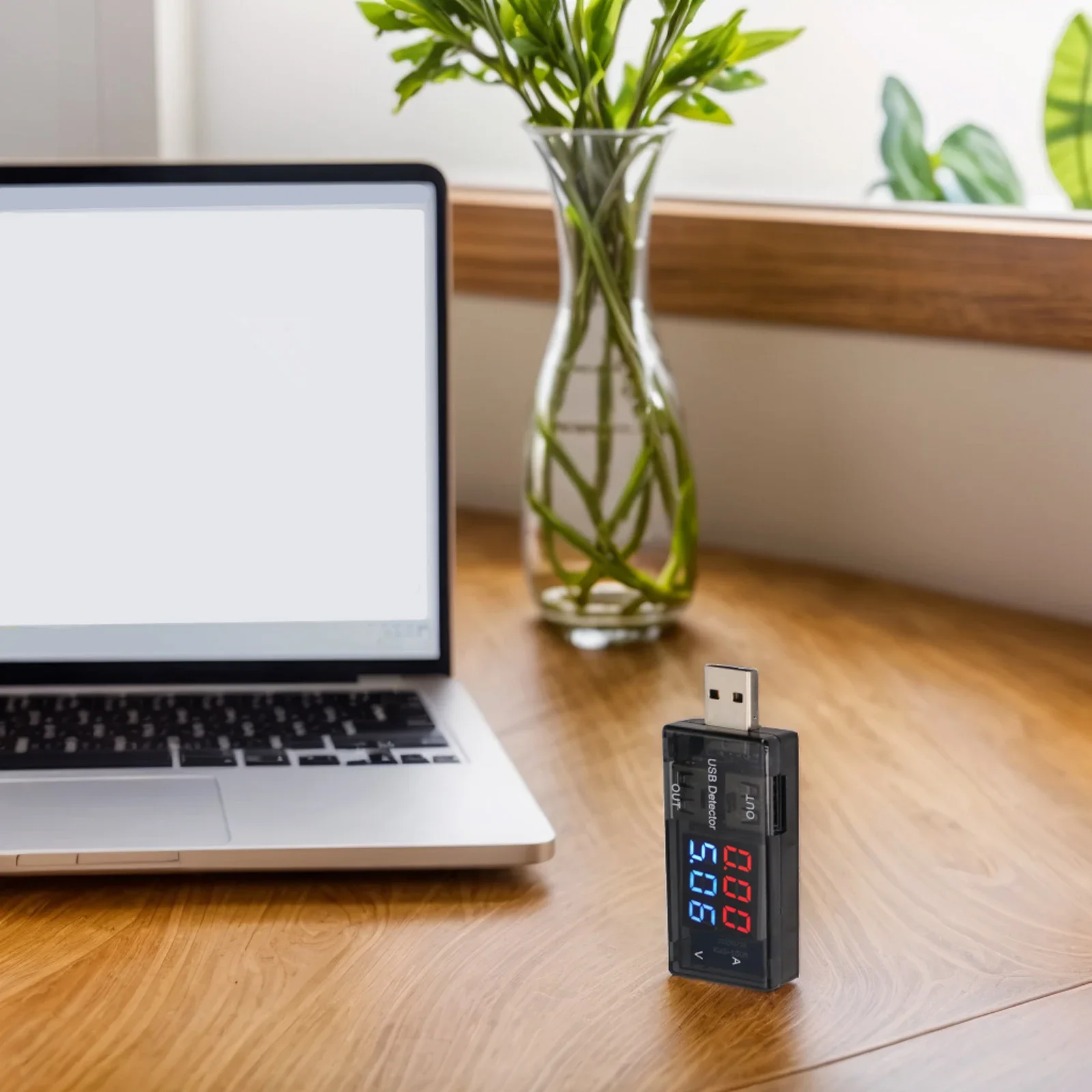USB-тестер напряжения тока с точной калибровкой. Точное измерение. Удобное