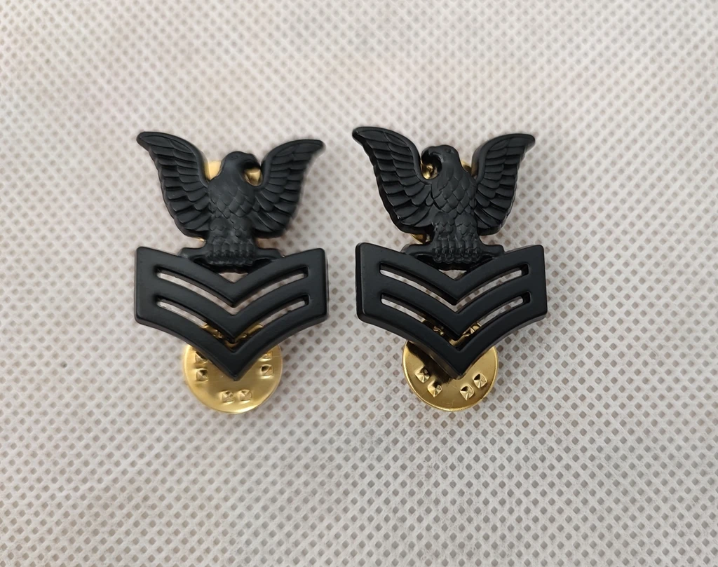 armyshop2008 PAIR U.S. NAVY/ MARINE CORPS BLACK METAL COLLAR HAT PIN DEVICE: FIRST CLASS PETTY OFFICER/ E6 |