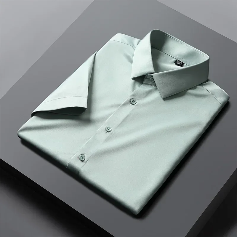 Рубашка мужская с коротким рукавом эластичная однотонная белая приталенная