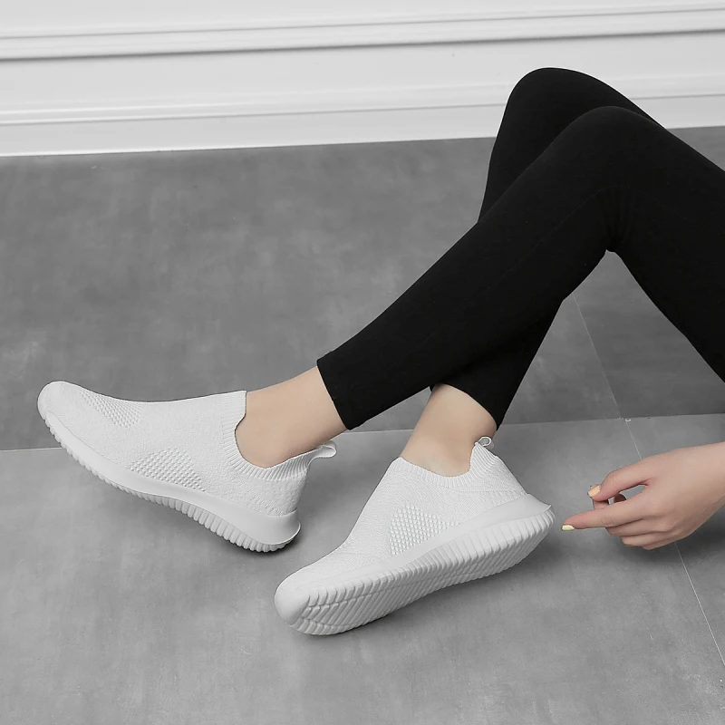 Summer walking shoes women's lightweight tennis shoes breathable loafers socks shoes slip-on sports running shoes youth non-slip
